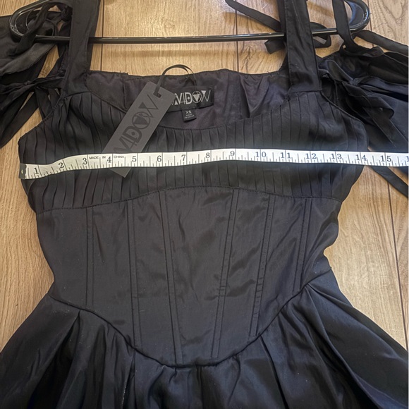 Widow dress with detachable bell sleeve arms. - Picture 4 of 5